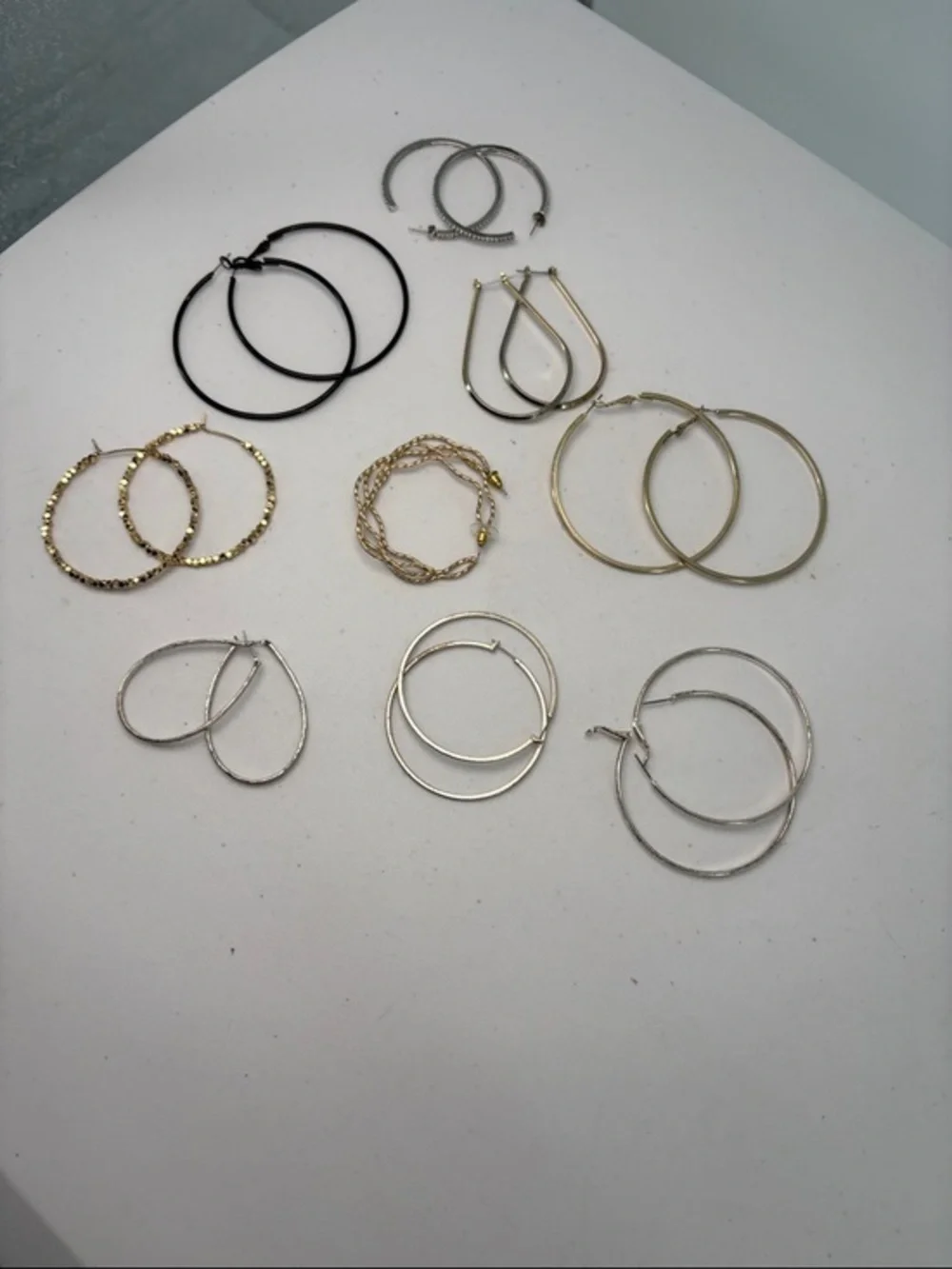 🐯 Mixed Metal Hoop Earring bundle - Gold & Silver Hoops